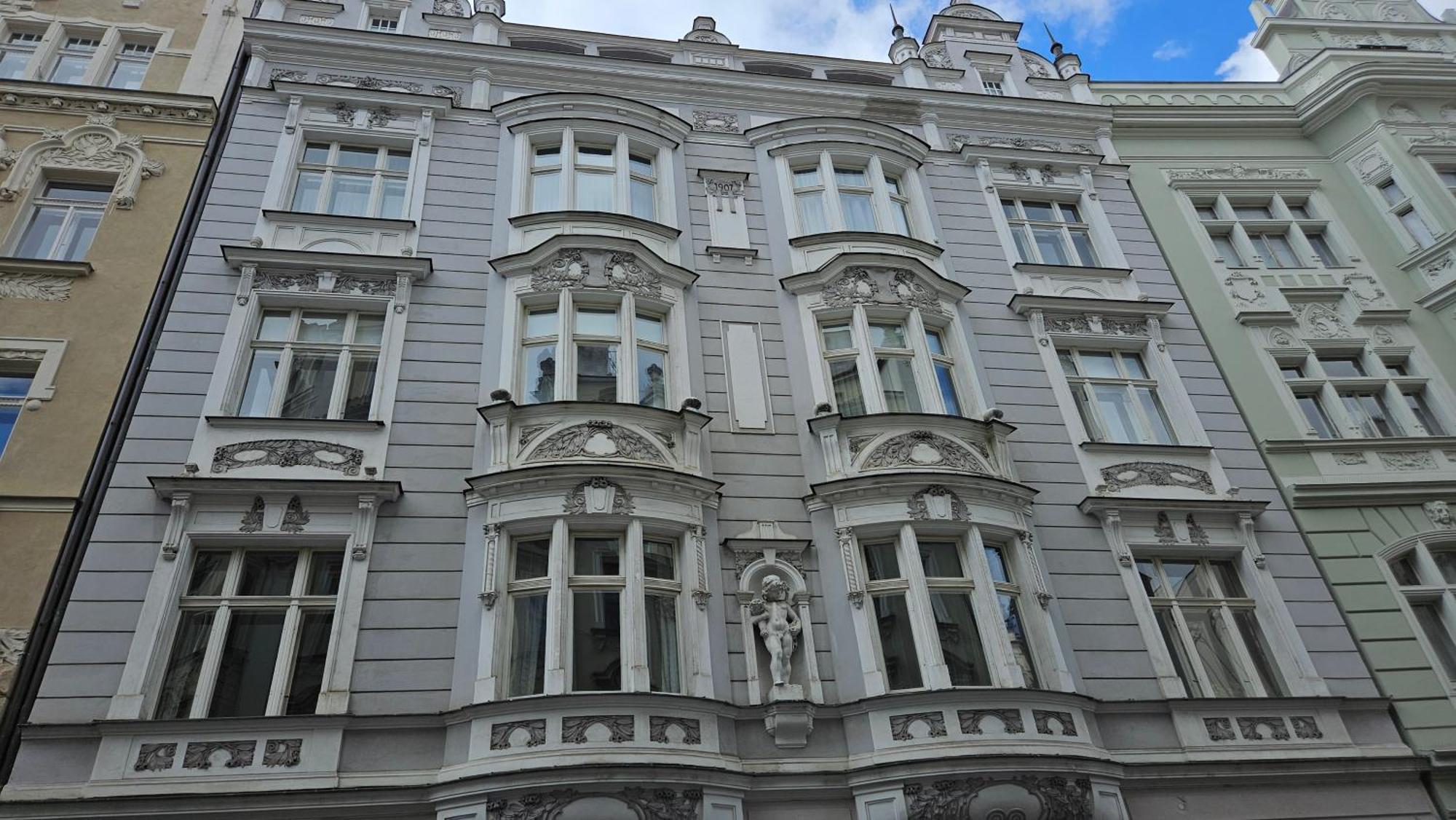 Decadent Art Deco Balcony Apartment In Old Town Prag Exterior foto
